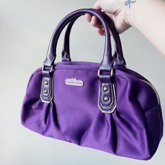 Very pretty vintage handbag from Victoria Secrete - Picture 2 of 3